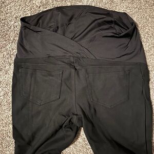 Knit maternity leggings